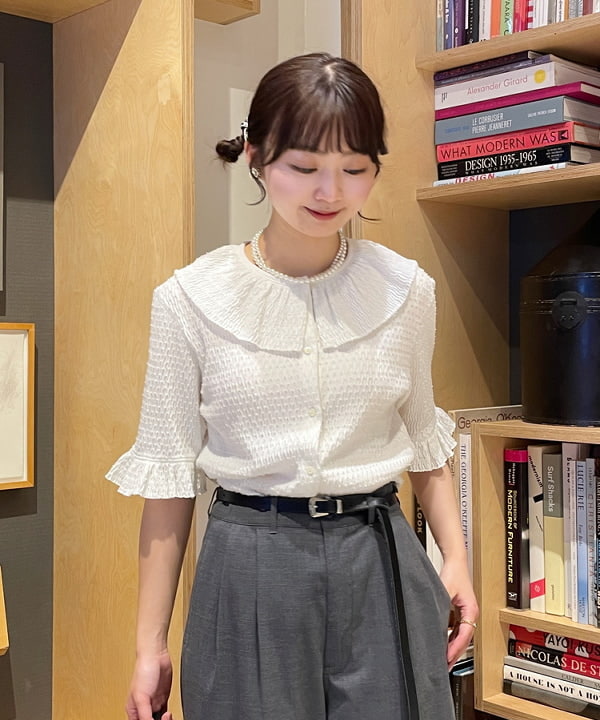 Joさんの「BEAMS WOMEN｜ジャガード フリル ギャザー ショートスリーブ」を使ったコーディネート