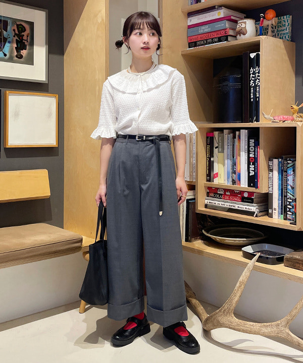 Joさんの「BEAMS WOMEN｜ジャガード フリル ギャザー ショートスリーブ」を使ったコーディネート