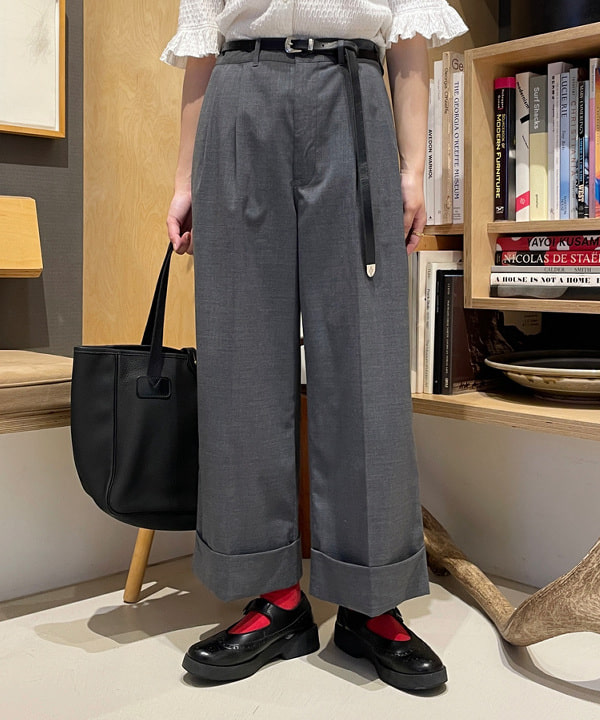 Joさんの「BEAMS WOMEN｜ジャガード フリル ギャザー ショートスリーブ」を使ったコーディネート