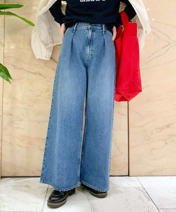 AONO SHIKAMAさんの「BEAMS WOMEN｜AK+1 / ロゴ スウェット プルオーバー」を使ったコーディネート