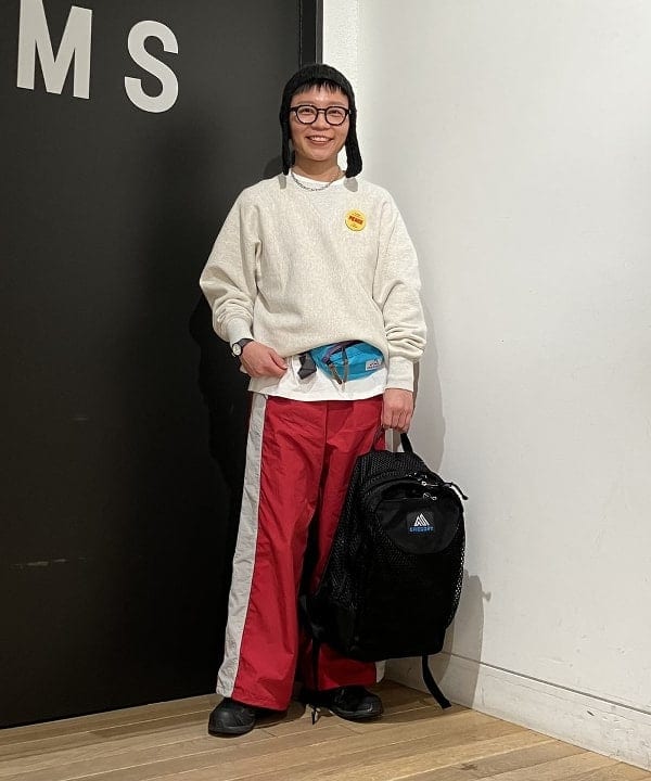 土田 達也さんの「BEAMS WOMEN｜パイピング トラック パンツ」を使ったコーディネート
