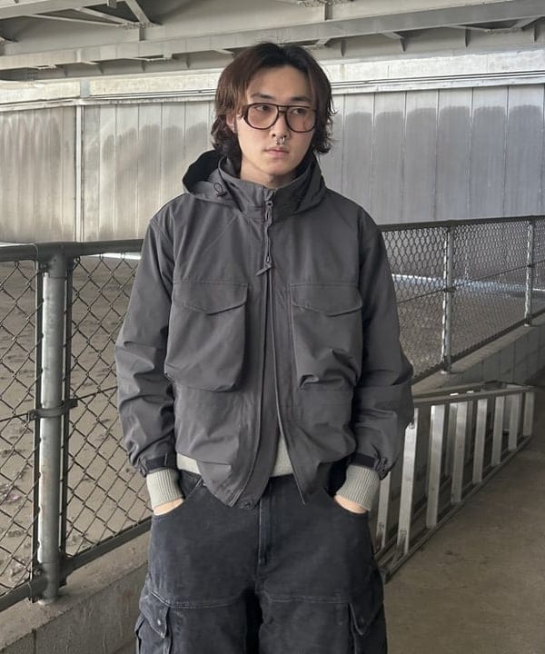 タマイユウトさんの「BEAMS WOMEN｜フェード カーゴパンツ」を使ったコーディネート