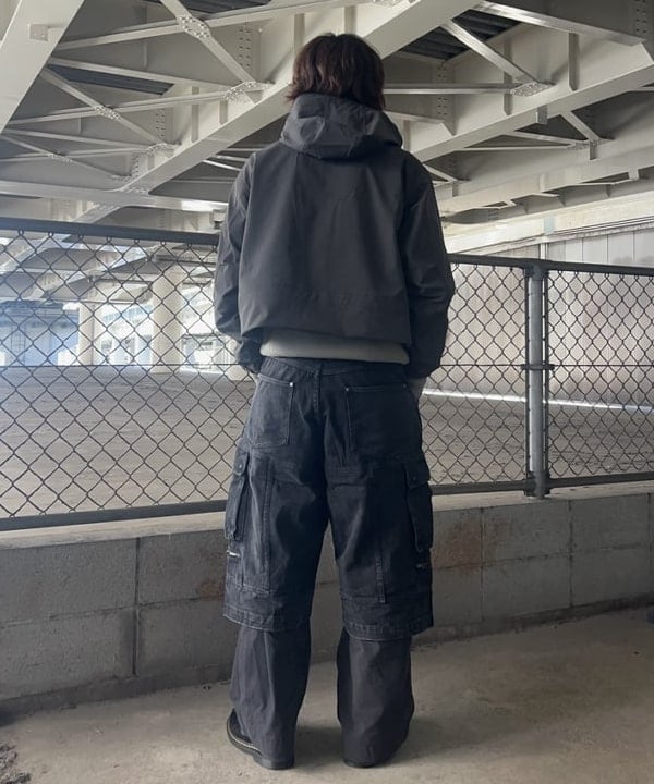 タマイユウトさんの「BEAMS WOMEN｜フェード カーゴパンツ」を使ったコーディネート