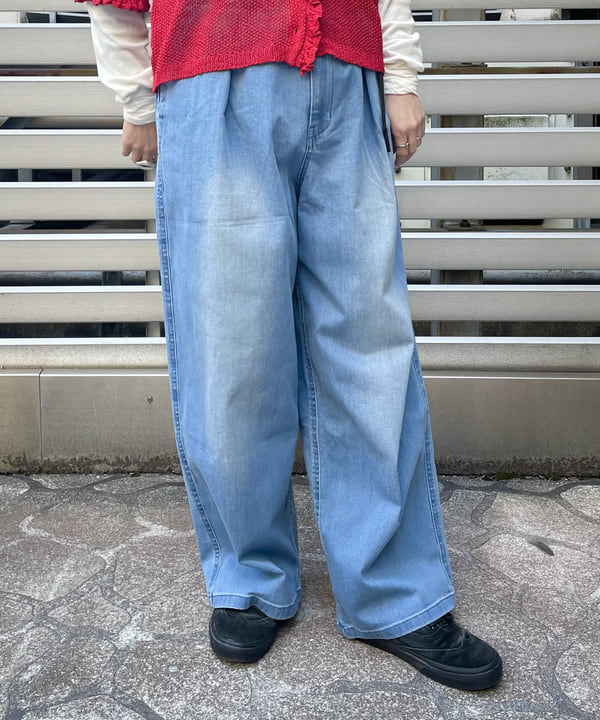 コウリキ　マミさんの「BEAMS WOMEN｜【別注】GRAMICCI / ワイド デニム 25SS」を使ったコーディネート