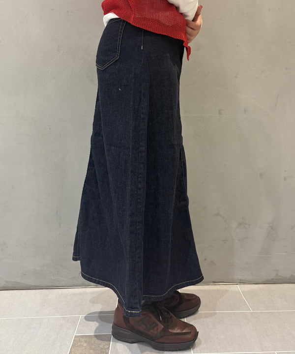 大石彩可さんの「BEAMS WOMEN｜7ゲージ フリル ポロ カーディガン」を使ったコーディネート