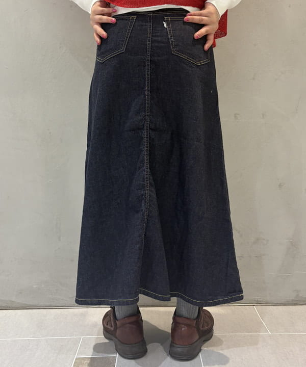 大石彩可さんの「BEAMS WOMEN｜7ゲージ フリル ポロ カーディガン」を使ったコーディネート