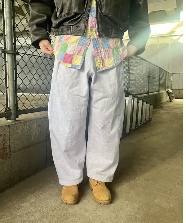 高遠 恒巳さんの「BEAMS WOMEN｜ユーズド加工 レザー ショートブルゾン」を使ったコーディネート