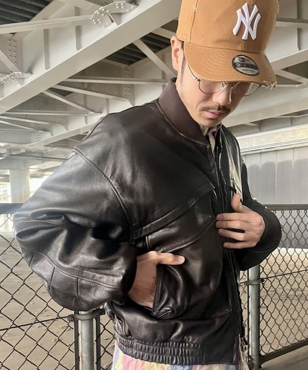 高遠 恒巳さんの「BEAMS WOMEN｜ユーズド加工 レザー ショートブルゾン」を使ったコーディネート