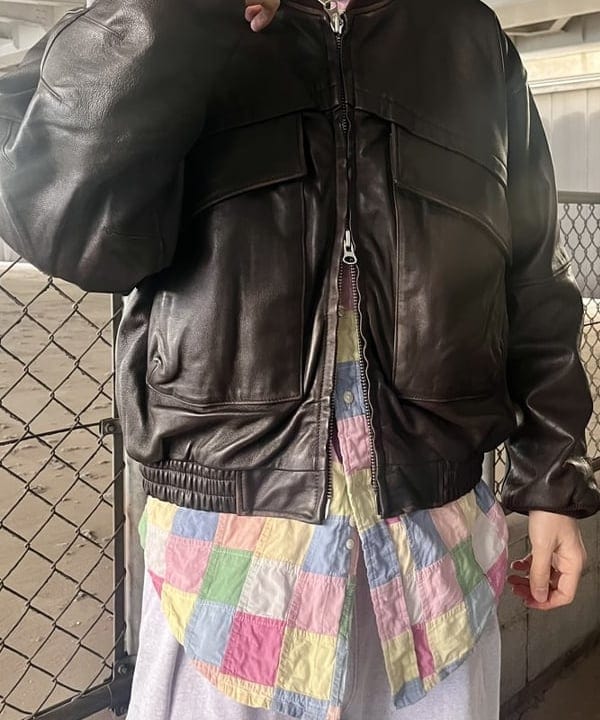 高遠 恒巳さんの「BEAMS WOMEN｜ユーズド加工 レザー ショートブルゾン」を使ったコーディネート