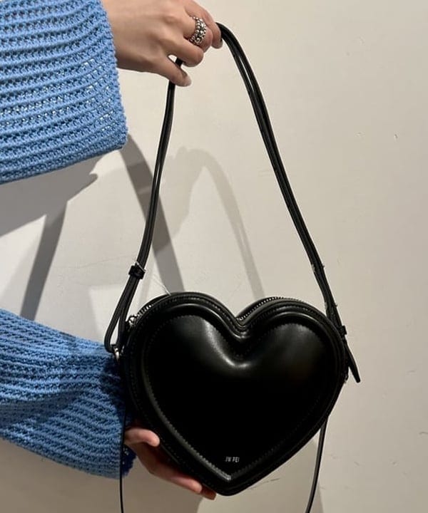 早川 萌子さんの「BEAMS WOMEN｜メッシュフロントホック カーディガン」を使ったコーディネート