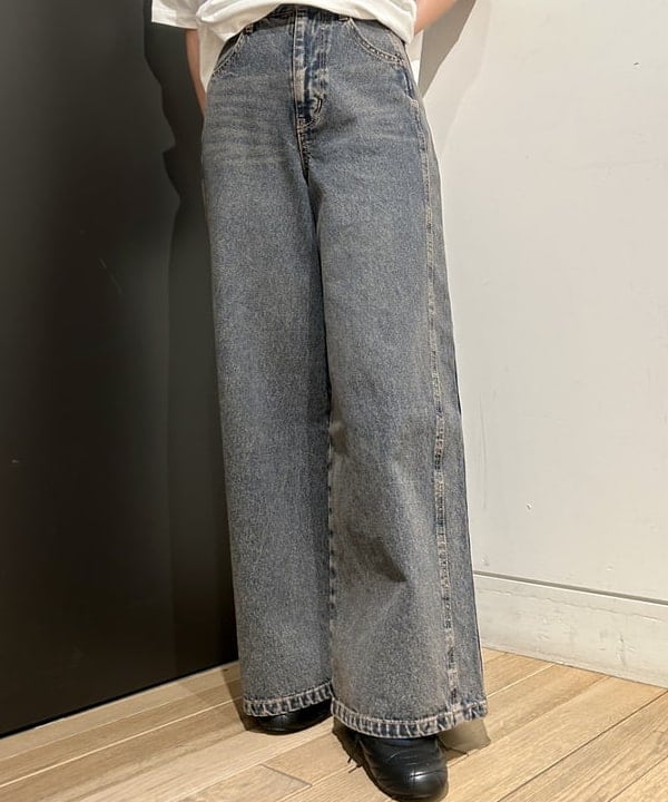 早川 萌子さんの「BEAMS WOMEN｜メッシュフロントホック カーディガン」を使ったコーディネート