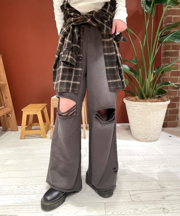 中江梨々香さんの「BEAMS WOMEN｜maturely / レーヨン ブリーチ チェック シャツ」を使ったコーディネート