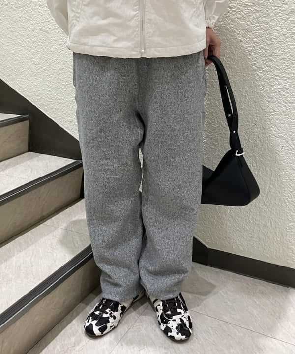 内山 瑛美さんの「【別注】Healthknit × maturely / トンプキンス スウェット パンツ」を使ったコーディネート