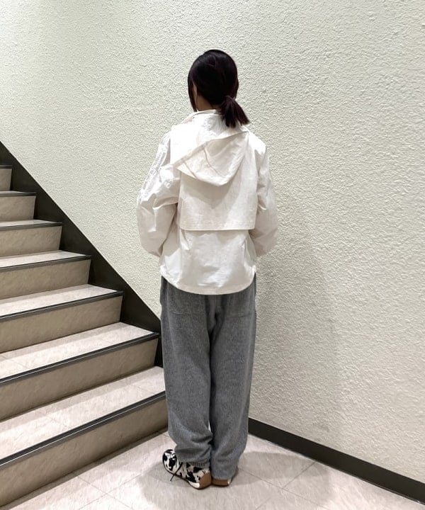 内山 瑛美さんの「【別注】Healthknit × maturely / トンプキンス スウェット パンツ」を使ったコーディネート