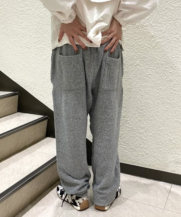 内山 瑛美さんの「【別注】Healthknit × maturely / トンプキンス スウェット パンツ」を使ったコーディネート