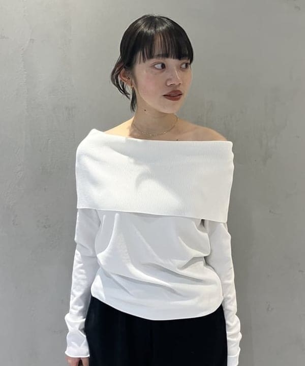 野村 美紅さんの「BEAMS WOMEN｜オフショルダー プルオーバーニット」を使ったコーディネート