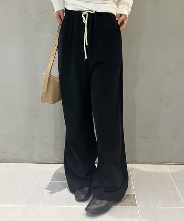 野村 美紅さんの「BEAMS WOMEN｜オフショルダー プルオーバーニット」を使ったコーディネート