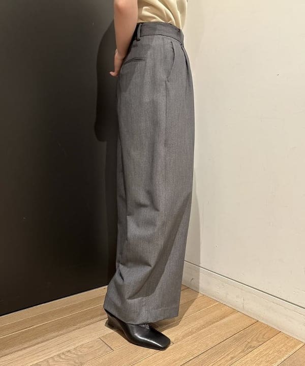 極美品 21年♡ルネ パンツ パール ビジュー ダークグレー サイドライン 36 ビームス 町田（1031585） スタイリング・コーディネイト｜BEAMS