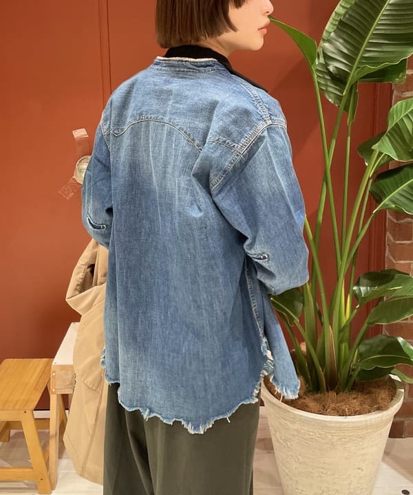 水野 萌香さんの「BEAMS WOMEN｜maturely / アムンゼン ラッフル ブラウス」を使ったコーディネート