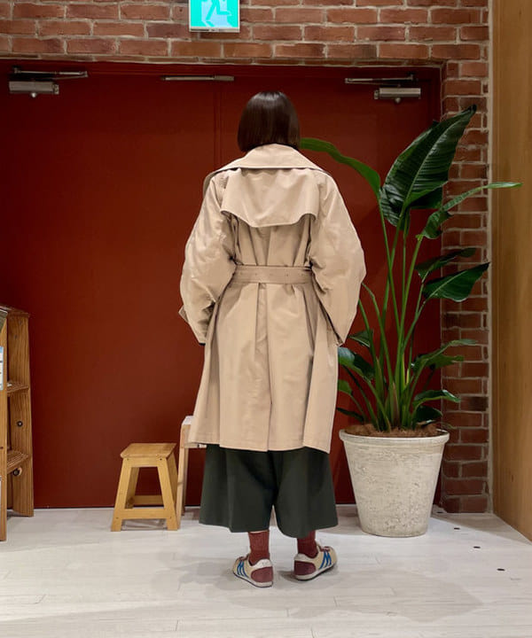 水野 萌香さんの「BEAMS WOMEN｜maturely / アムンゼン ラッフル ブラウス」を使ったコーディネート