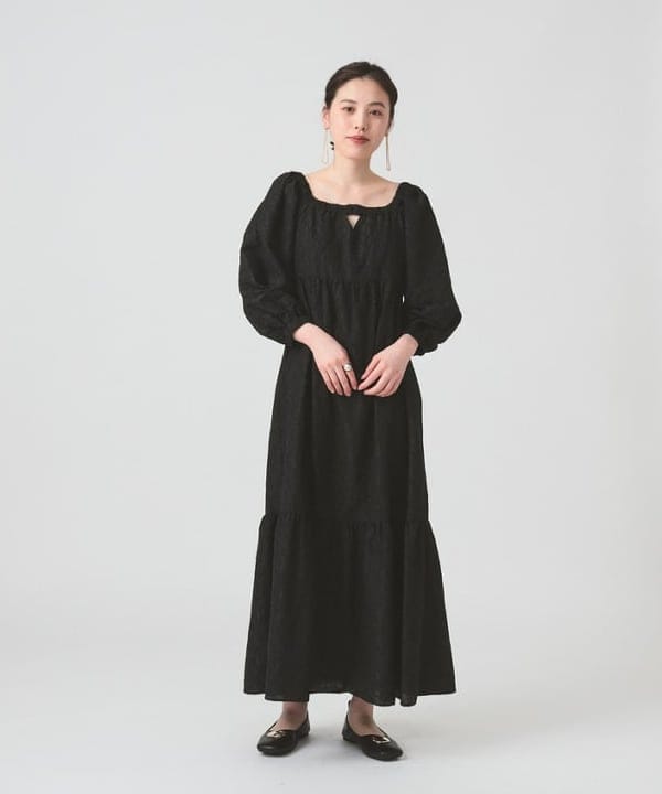 神坂 莉子さんの「BEAMS WOMEN｜RBS / ティアード スクエアネック ワンピース」を使ったコーディネート
