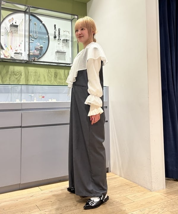 ナカノ アイさんの「BEAMS WOMEN｜テーラードカラー サロペット」を使ったコーディネート