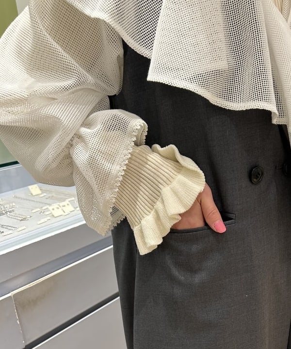 ナカノ アイさんの「BEAMS WOMEN｜テーラードカラー サロペット」を使ったコーディネート