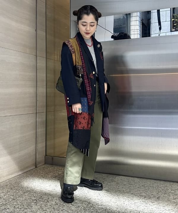 吉野 多恵さんの「BEAMS WOMEN｜BEAMS BOY / ポリエステル ウール 3ボタン ブレザー」を使ったコーディネート