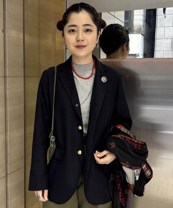 吉野 多恵さんの「BEAMS WOMEN｜BEAMS BOY / ポリエステル ウール 3ボタン ブレザー」を使ったコーディネート