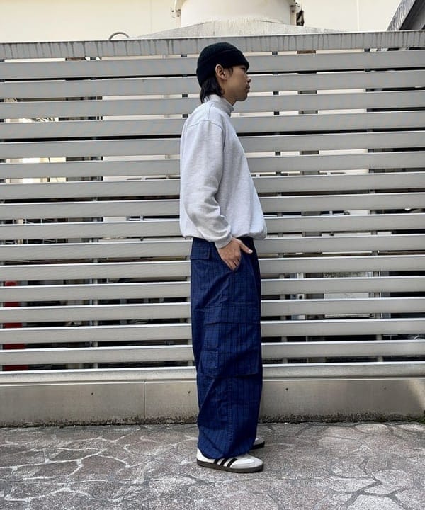 槙山 賢斗さんの「BEAMS WOMEN｜チェック カーゴ イージーパンツ」を使ったコーディネート