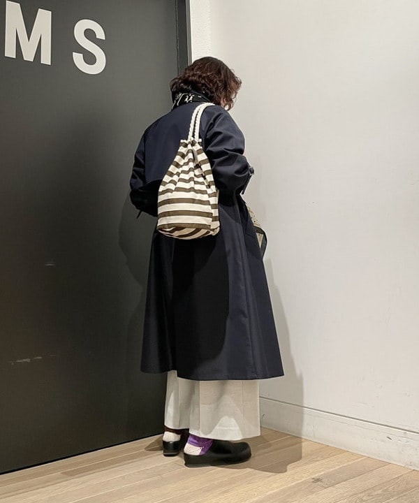 IZUMI MAYUMIさんの「BEAMS WOMEN｜ライト ツイル トレンチコート」を使ったコーディネート