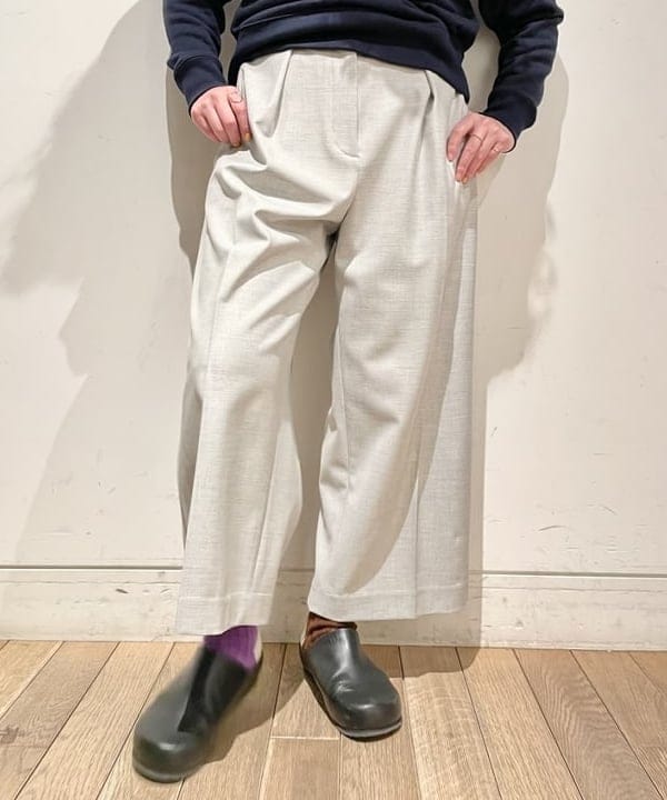 IZUMI MAYUMIさんの「BEAMS WOMEN｜ライト ツイル トレンチコート」を使ったコーディネート
