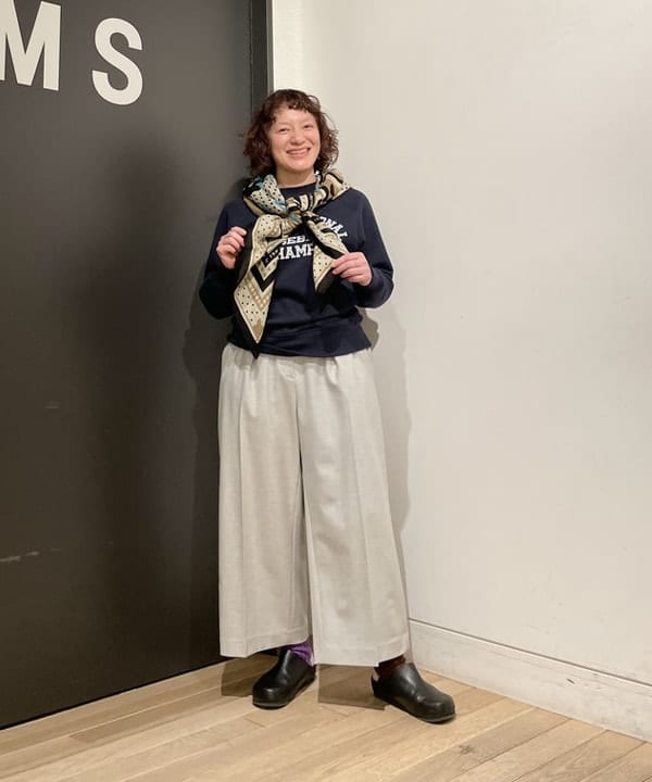 IZUMI MAYUMIさんの「BEAMS WOMEN｜ライト ツイル トレンチコート」を使ったコーディネート