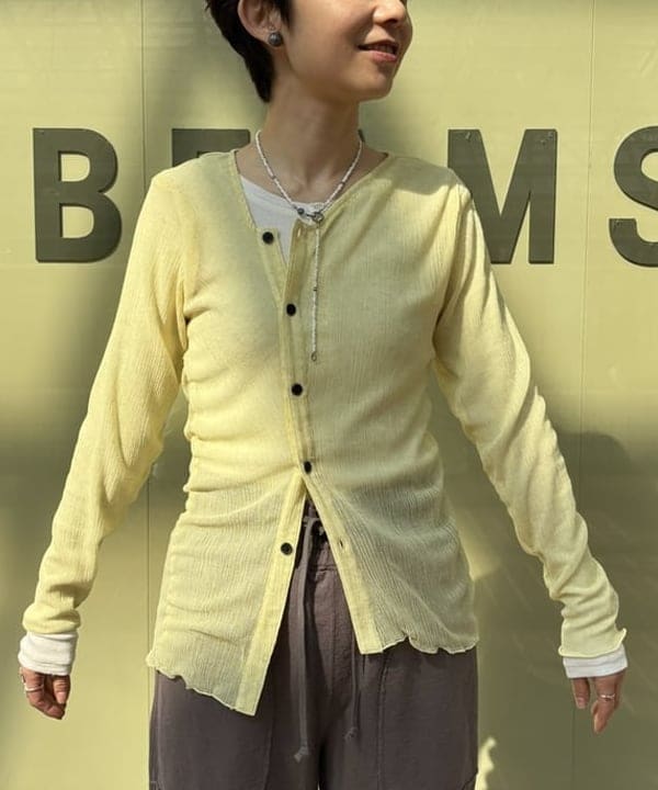 矢野(青木)優香さんの「BEAMS WOMEN｜maturely / シアー シャーリング カーディガン」を使ったコーディネート