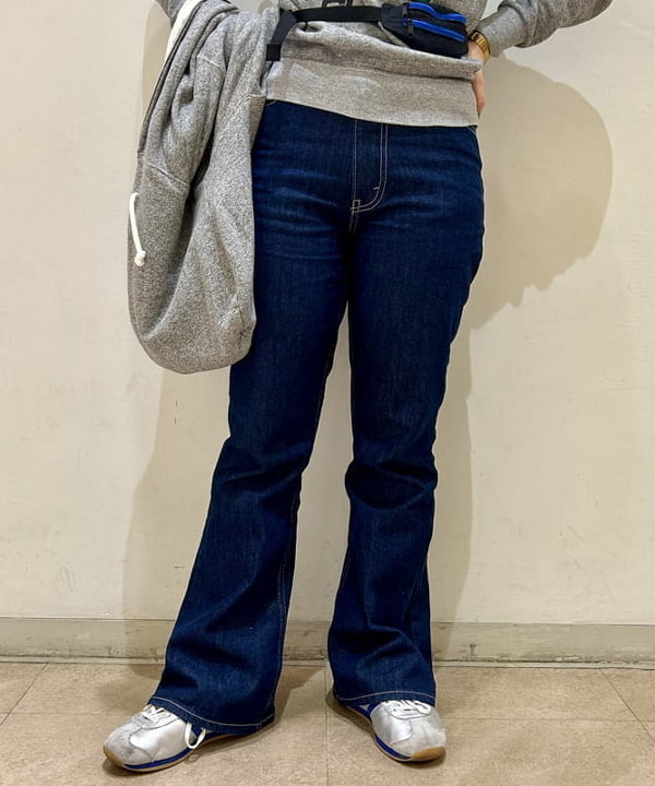 ナツハさんの「BEAMS WOMEN｜フレア デニム パンツ」を使ったコーディネート