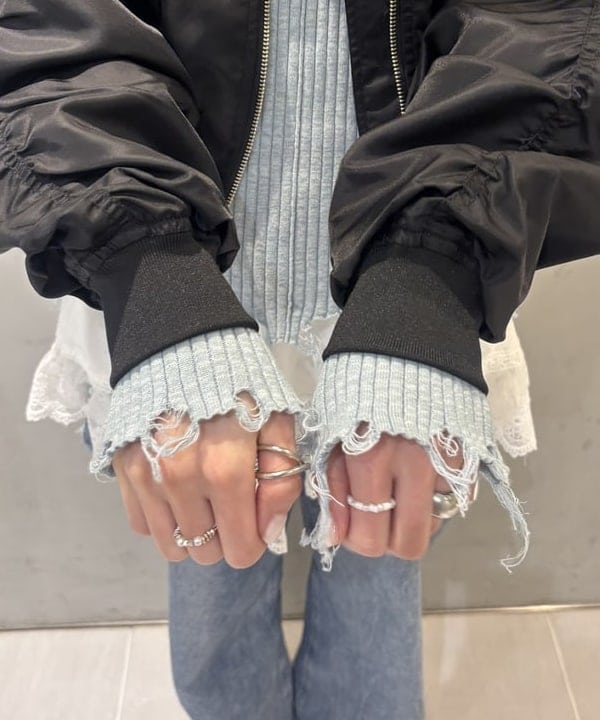 松田 陽茉莉さんの「BEAMS WOMEN｜リブ ダメージ クルーネック トップス」を使ったコーディネート