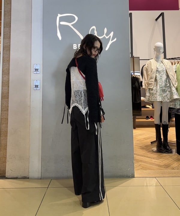 山本 里南さんの「BEAMS WOMEN｜ラメ MIX リボン アーム ボレロ」を使ったコーディネート