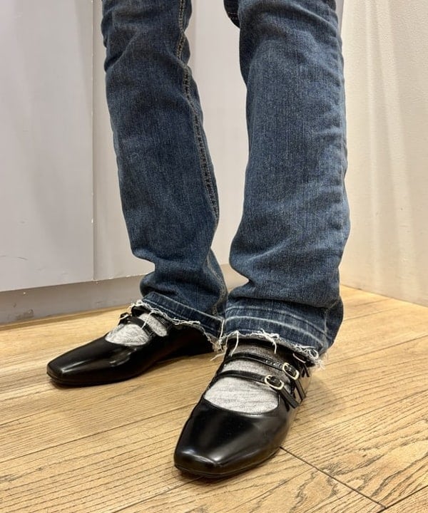 シミズ ネネさんの「BEAMS WOMEN｜REMME / 3ストラップ シューズ」を使ったコーディネート