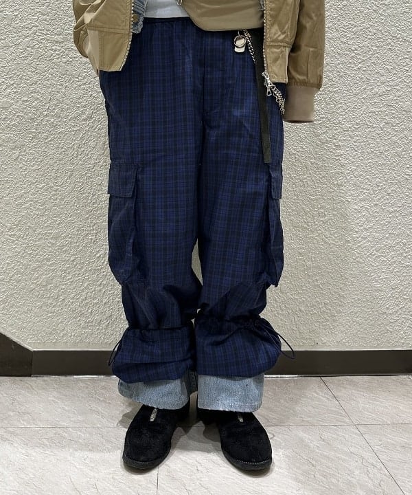 佐々木 祐太さんの「チェック カーゴ イージーパンツ」を使ったコーディネート