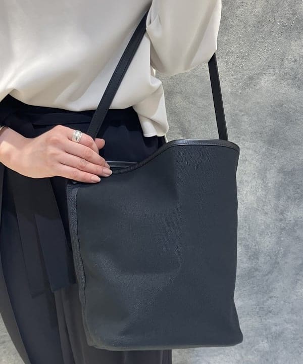 OSUMIさんの「BEAMS WOMEN｜LA TESORINA / SECCHIERO バケツバッグ」を使ったコーディネート