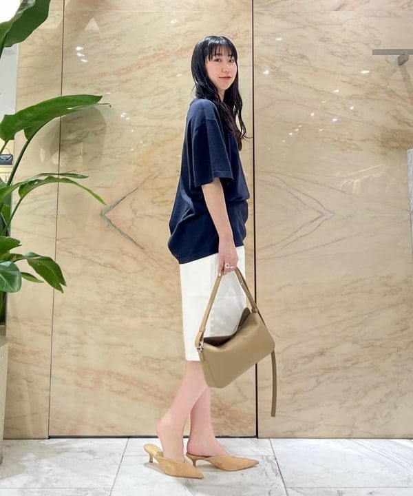 中丸　栞さんの「BEAMS WOMEN｜＆MyuQ / UPIS ショルダーバッグ」を使ったコーディネート