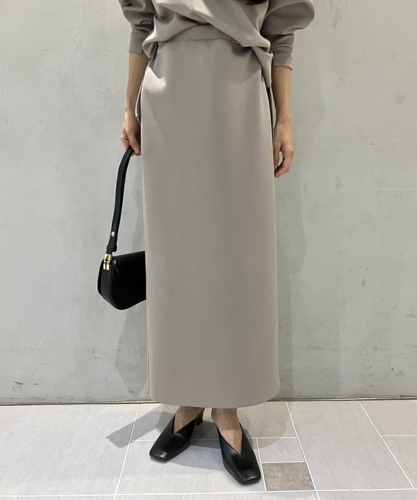 五十峯 さよさんの「BEAMS WOMEN｜ダンボール ロングスリーブ プルオーバー」を使ったコーディネート