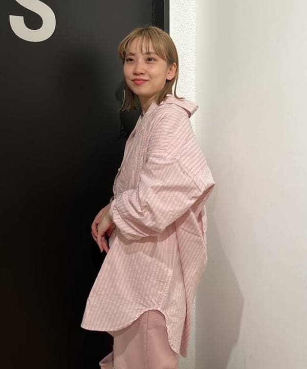 Ito_ririkaさんの「BEAMS WOMEN｜ドビー ストライプ ビッグ ボタンダウン シャツ」を使ったコーディネート