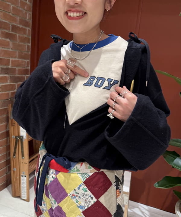 優意さんの「BEAMS WOMEN｜ボーイ ロゴ ロング スリーブ」を使ったコーディネート