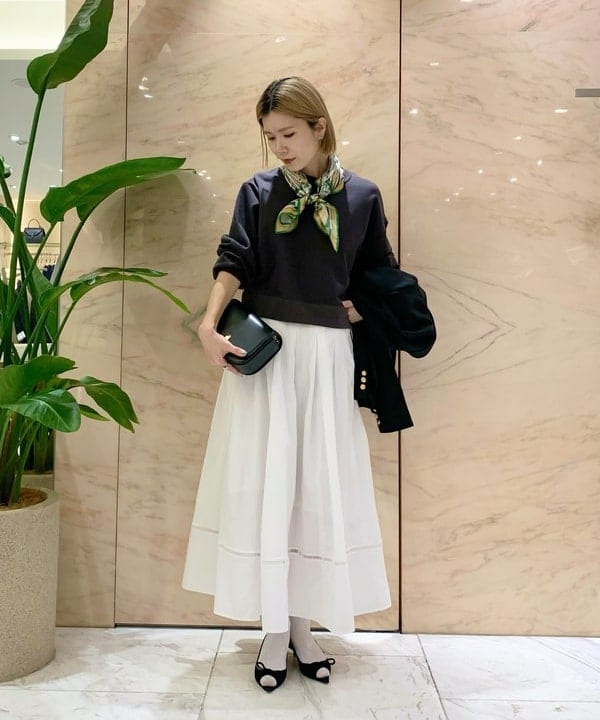 AONO SHIKAMAさんの「BEAMS WOMEN｜ドライギャバジン ６ボタン ダブルジャケット」を使ったコーディネート