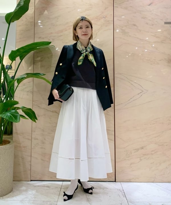 AONO SHIKAMAさんの「BEAMS WOMEN｜ドライギャバジン ６ボタン ダブルジャケット」を使ったコーディネート