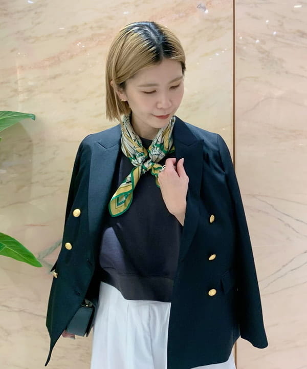 AONO SHIKAMAさんの「BEAMS WOMEN｜ドライギャバジン ６ボタン ダブルジャケット」を使ったコーディネート