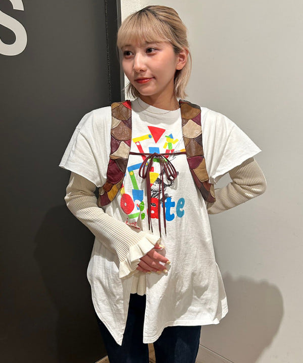 佐藤 亜美さんの「BEAMS WOMEN｜フレア デニム パンツ」を使ったコーディネート