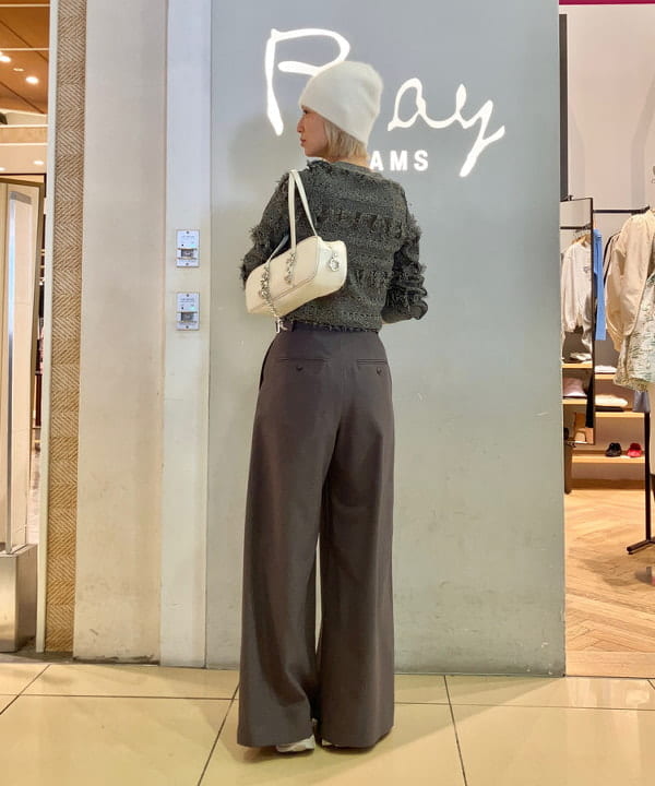 イトウミサキさんの「BEAMS WOMEN｜RBS / フリンジ シアー クルーネック」を使ったコーディネート