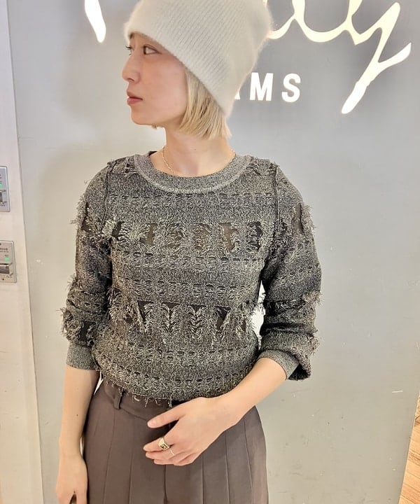 イトウミサキさんの「BEAMS WOMEN｜RBS / フリンジ シアー クルーネック」を使ったコーディネート